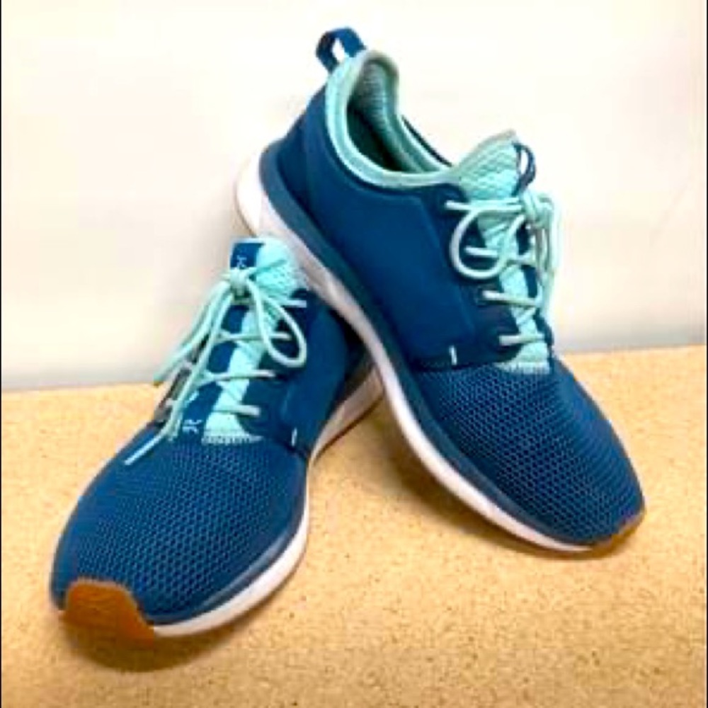 🏃🏼‍♀️ Women’s Kuru Atom Shoes